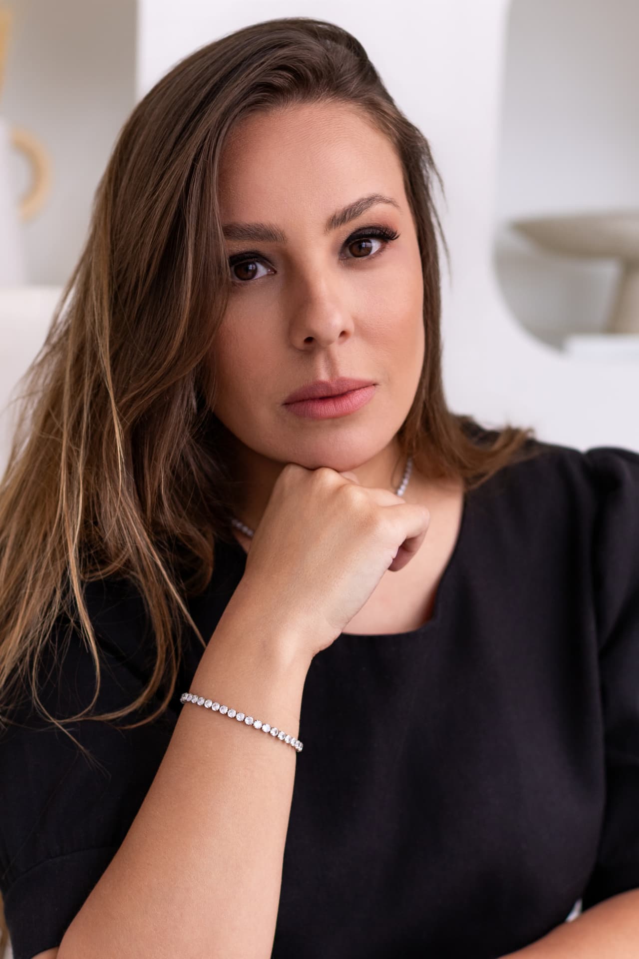 Retrato da Dra. Camila Stegani, especialista da Volie Clinic